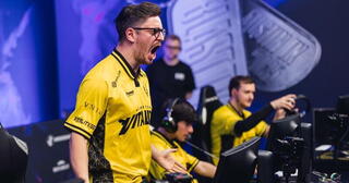 ApEX потроллил зрителей на матче с NAVI: «У-у-у. Это всё, что вы можете сказать»