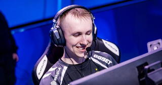 Team Vitality уверено обыграла GamerLegion на IEM Dallas 2025.