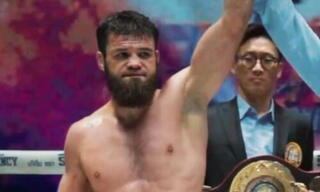 Чемпион WBA из Казахстана высадился в Испании для боя с мексиканцем!