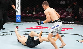Бой казахстанца обернулся увольнением из UFC