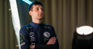 Arteezy рассказал о планах на участие в квалификации на TI14.