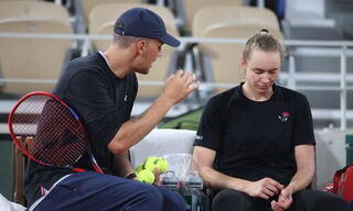 Сенсационная дисквалификация тренера WTA: новый поворот в истории теннисных скандалов
