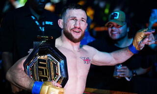 Эпичный бой: чемпион UFC победил гориллу!