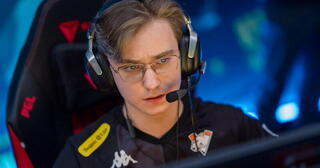Virtus.pro и Falcons без поражений на Major 2025