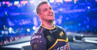 Zeus: s1mple имеет потенциал.
