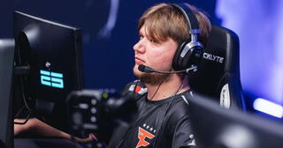 S1mple поддерживает Mongolz в финале BLAST.tv Austin Major 2025