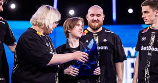 Team Spirit против Natus Vincere: борьба за плей-офф BLAST.tv Austin Major 2025