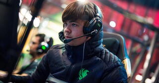 NAVI J и Team Falcons сыграли вничью на DreamLeague Season 26, Falcons лидируют в группе B.