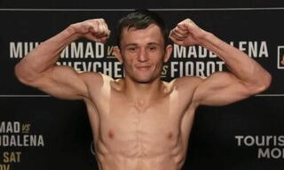 Казахстанский боец Бекзат Алмахан готовится к бою в UFC 315.