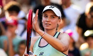 Рыбакина одолела Швёнтек на «Ролан Гаррос»