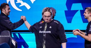 Magixx: «Я, [блин], ненавижу эту игру))))»