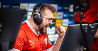 MOUZ празднует победу: Torzsi активизировал команду!