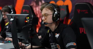 FL4MUS ставит на Virtus.pro и Vitality в плей-офф BLAST.tv Austin Major 2025