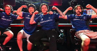 Complexity заморозила подразделение по Apex Legends