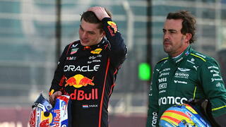 Ферстаппен избежал штрафа, Red Bull Racing предупреждение.