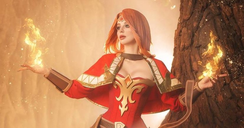 Искры страсти: косплей на Lina из Dota 2