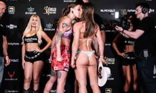 Казахстанка в UFC поцеловала соперницу перед боем