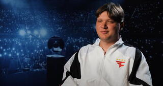 S1mple стал 007 в FaZe Clan.