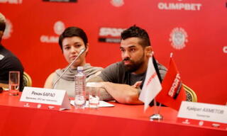 Экс-чемпион UFC уверен в победе над казахстанцем