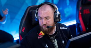 Team Spirit vs Ninjas in Pyjamas: битва за победу!