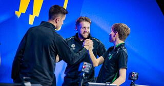 Team Falcons вышла в плей-офф IEM Dallas 2025, победив Heroic