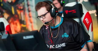 Boombl4 призвал к обнятиям после победы Cloud9 на RMR-турнире.