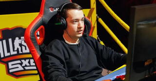 Буря в мире геймеров: заблокирован канал LenaGol0vach на Twitch.