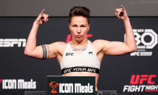 Уроженка Казахстана победила на турнире UFC