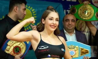 Ангелина Лукас бьется за титул чемпионки мира в историческом бое