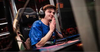 RAMZES666 оценил Urn of Shadows как «суперимбой» в Dota 2