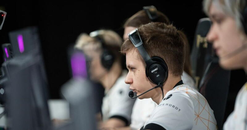 1win Team уступила Natus Vincere Junior в отборочных на The International 2025