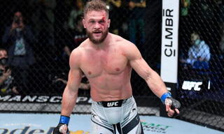 Бойцу UFC Рафаэлю Физиеву не дают боя